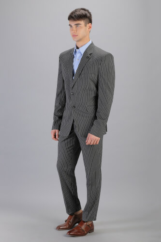 displaying image of Grey Vertical Full Suit