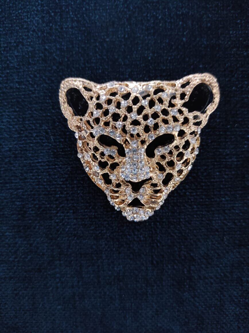 displaying image of Leopard Brooch