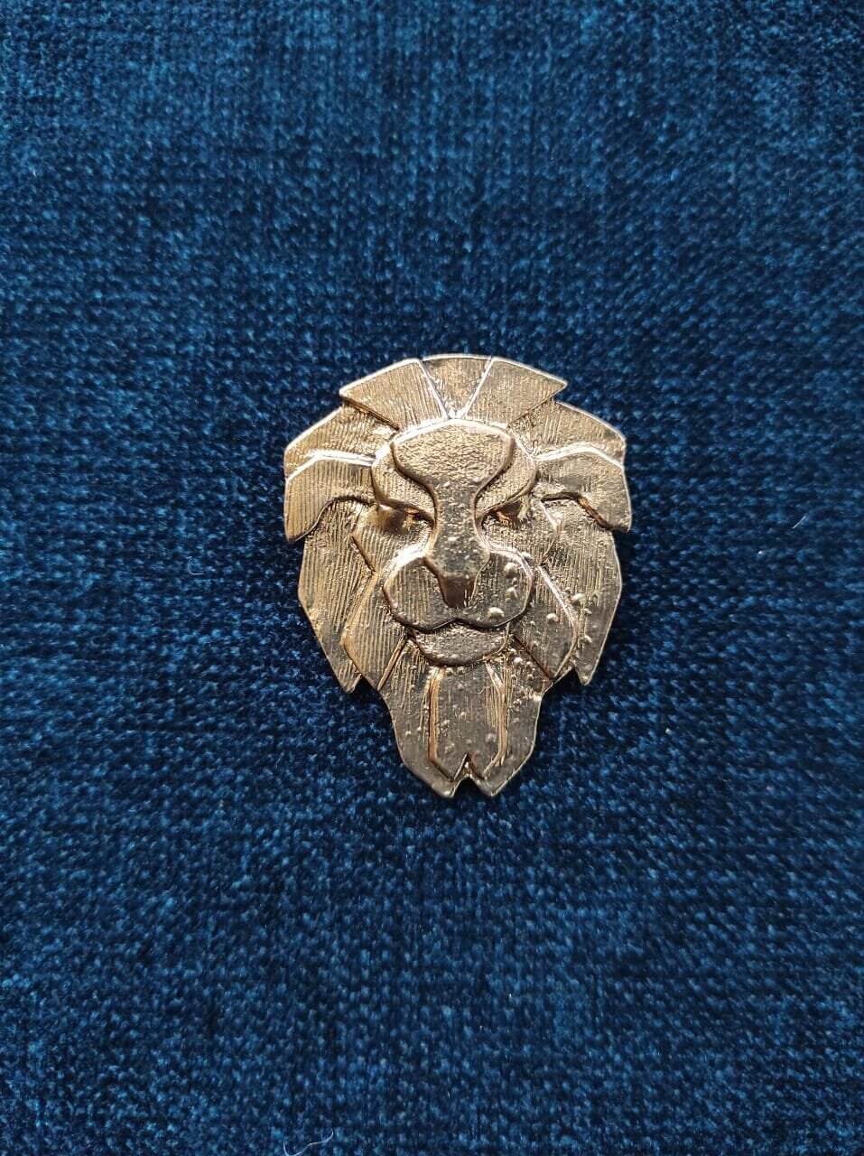 displaying image of Lion Gold Metal Brooch