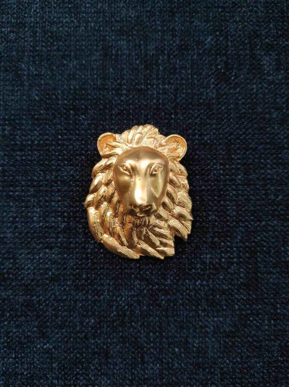 displaying image of Lion Mane Gold Metal Brooch