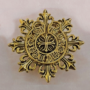 displaying image of Royal Golden Brooch